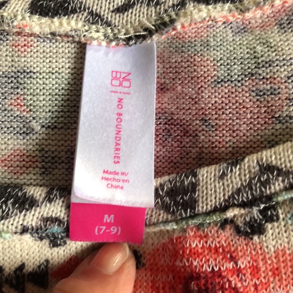 Ladies top - Picture 4 of 4